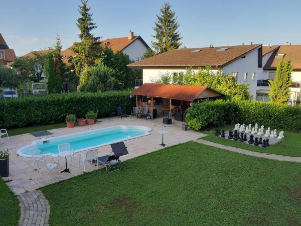 Garden with pool